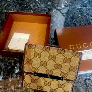 GUCCI GG Canvas Leather Card Wallet Medium Monogram Bifold Brown Khaki Designer